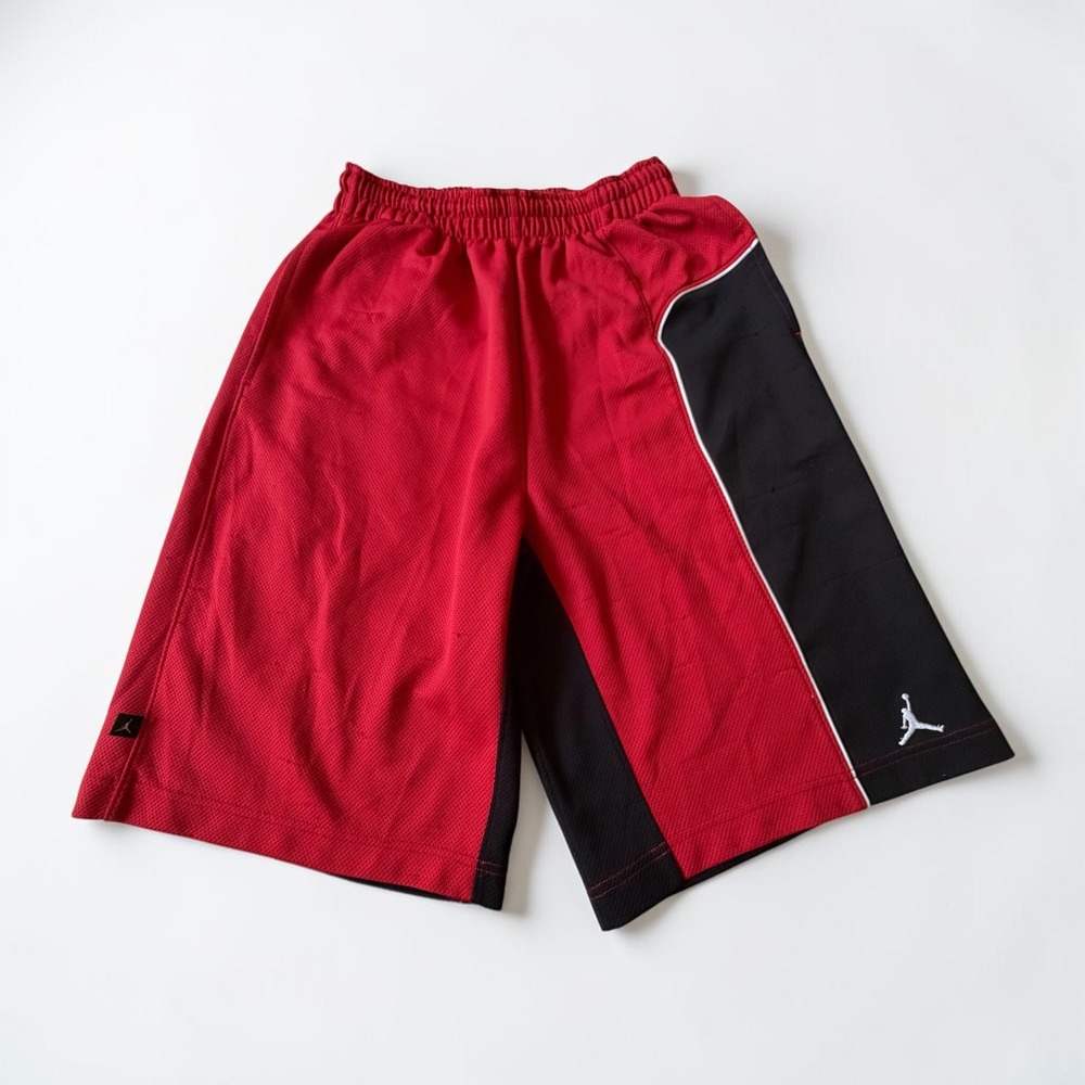 VINTAGE Jordan Shorts Mens Small Red Baggy Basketball Jumpman Bred Mesh Y2K